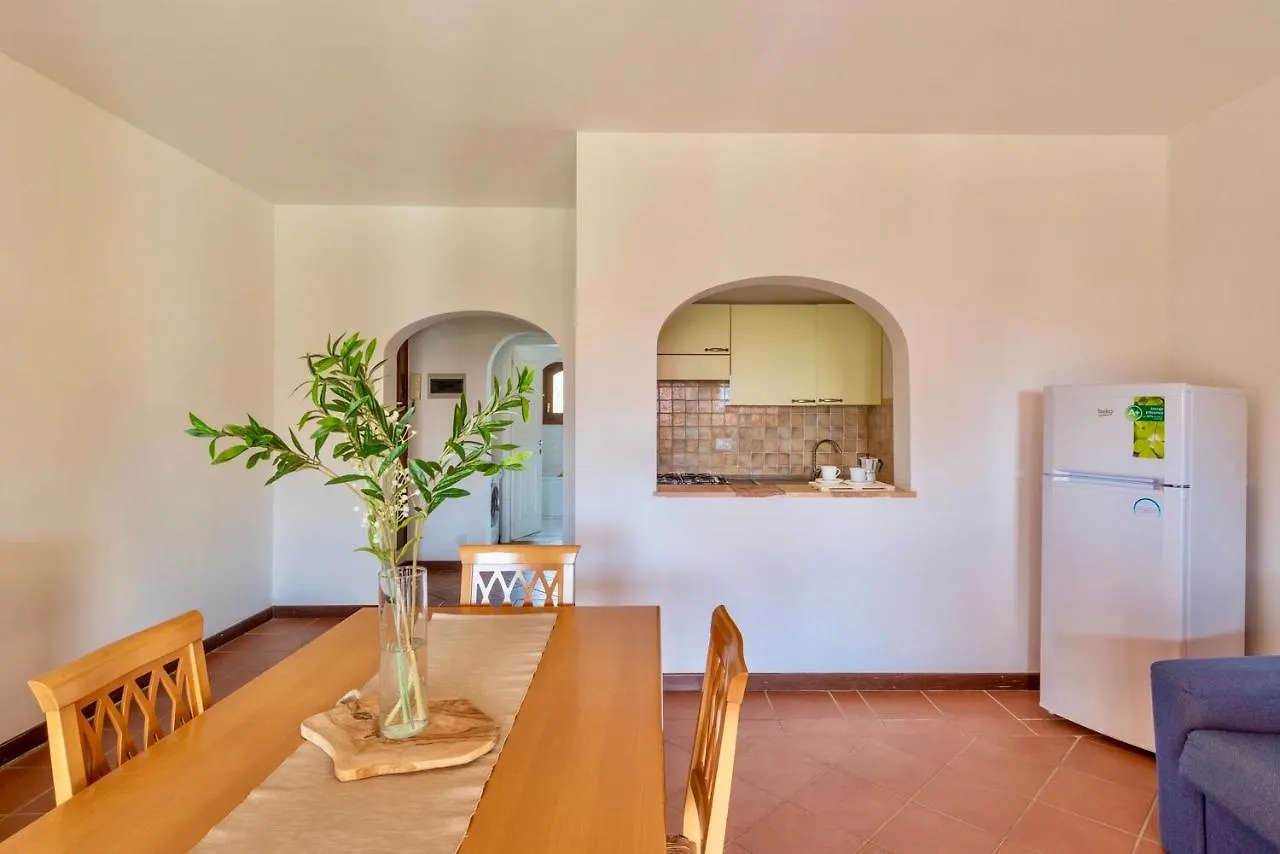 Villas With Air Conditioning And Private Outdoor Area Just A Few Minutes From La Pelosa Punta de su Torrione Aparthotel